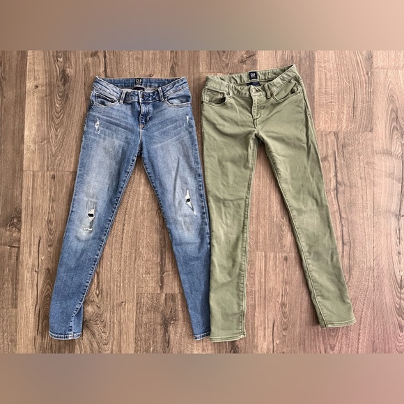 2 pairs Gap Size 10 Skinny. Excellent Condition. Only hung dried/Length Great. - Picture 1 of 4